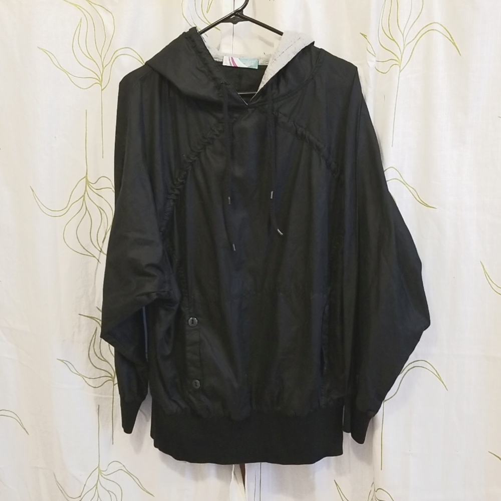 EUC Cropp Lightweight Pullover Sweatshirt - Black and Gray (Extra Large)